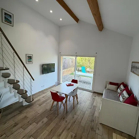 Presqu Ile De Giens Maison T3 Avec Jardin Et Climatisee Hyères